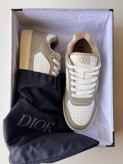 Dior B27 Uptown Sneaker
*AAA quality*
*size:40 to 46*
500 dhs❣️

Zain185
♥️♥️♥️