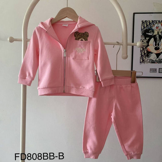 New collection{}
Brand : Fendi 🔥
Super master quality 😍
Size:6.9 months 3 years old
280 dhs🪙🌨️

Zain261
♥️♥️♥️