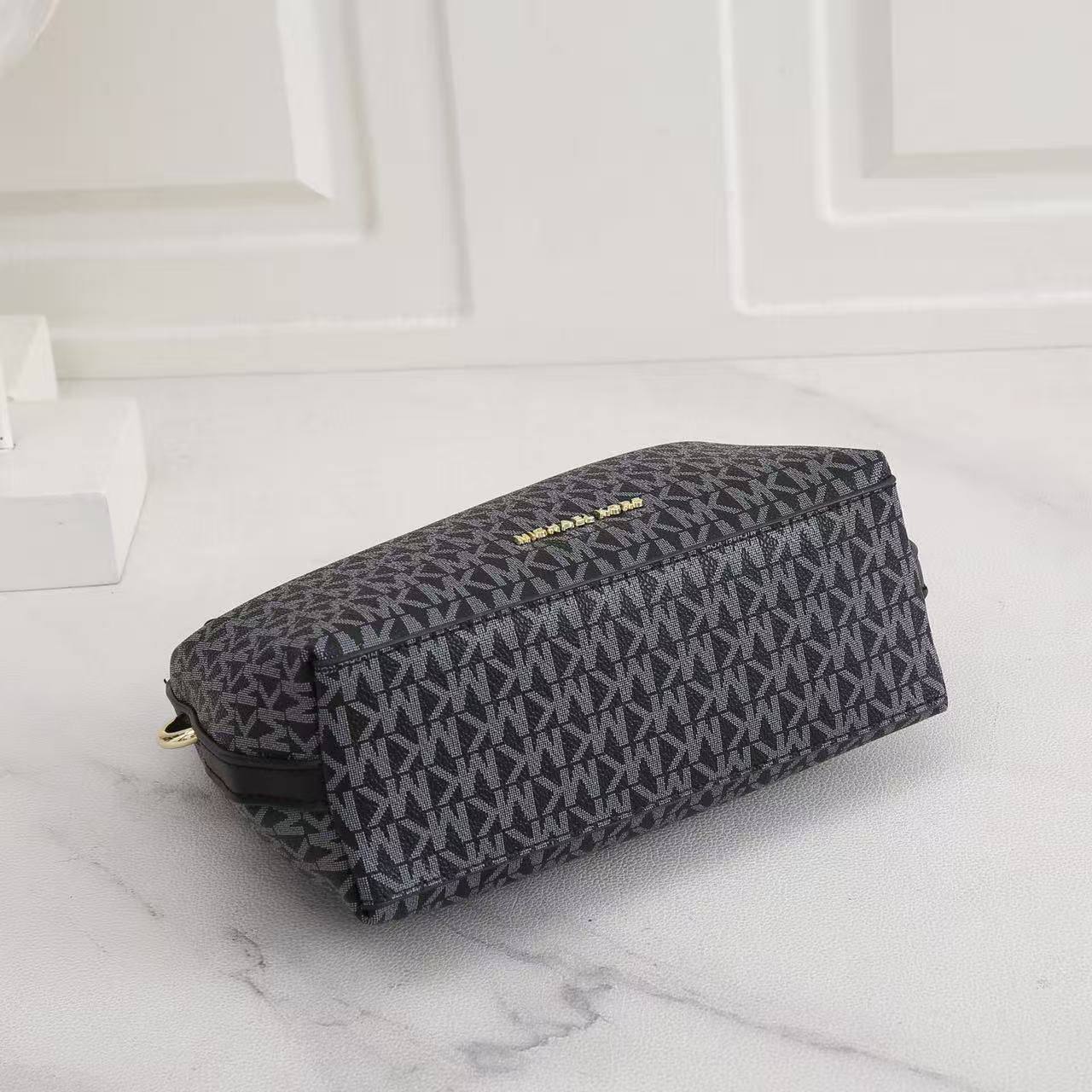 MK 
 GOOD QUALITY
90 dhs✅

Zain39
♥️♥️♥️