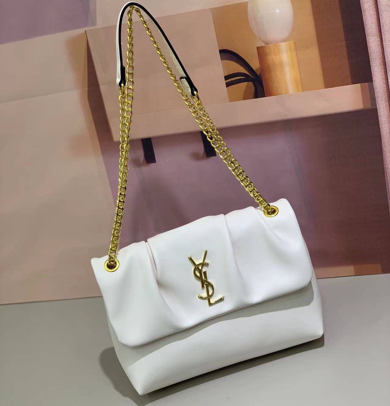 YSL 
Good Quality 
With Box 
🎁🎁🎁

105 dhs❣️

Zain250
♥️♥️♥️
