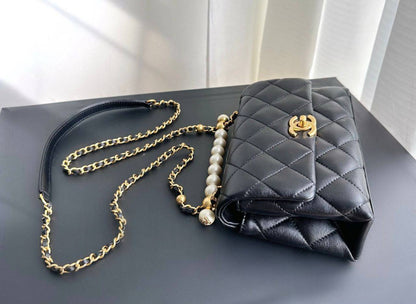 Chanel

150 dhs🇦🇪🇦🇪

Double box


Zain35
♥️♥️♥️