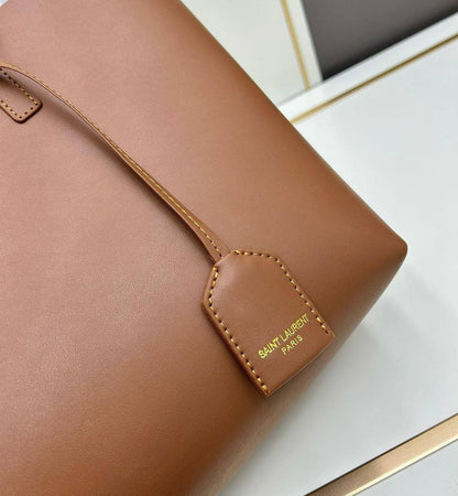 YSL
 NEW CAME GOOD QUALITY 
115 dhs💓

Zain39
♥️♥️♥️