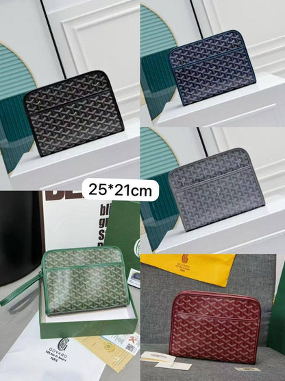 🌈 Goyard Clutch
1️⃣ First quality +🎁
Size : 25 * 21 cm
80 dhs❤️
with box 🎁

Zain115
♥️♥️♥️