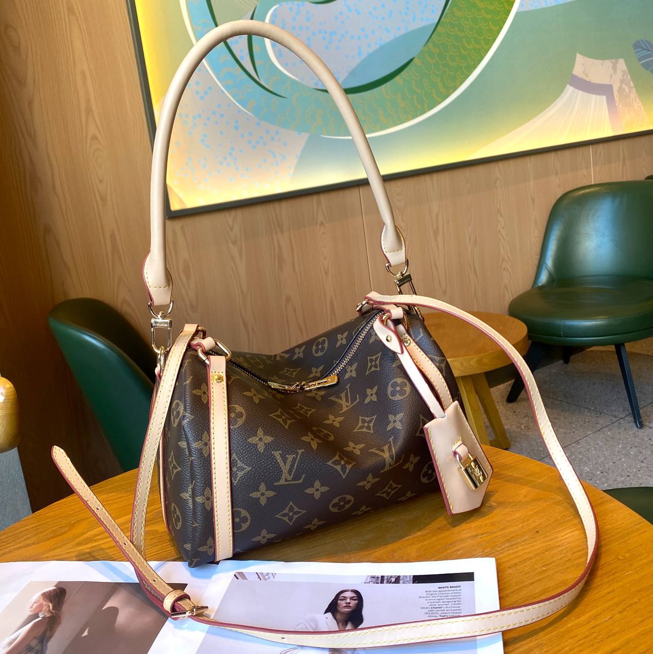 LV
Best quality 

WITH BOX
🎁🎁🎁

115 dhs✅
size 26CM

Zain290
♥️♥️♥️