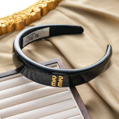 MIU MIU
HAIR BAND
190 dhs🇦🇪🇦🇪

Zain328
♥️♥️♥️