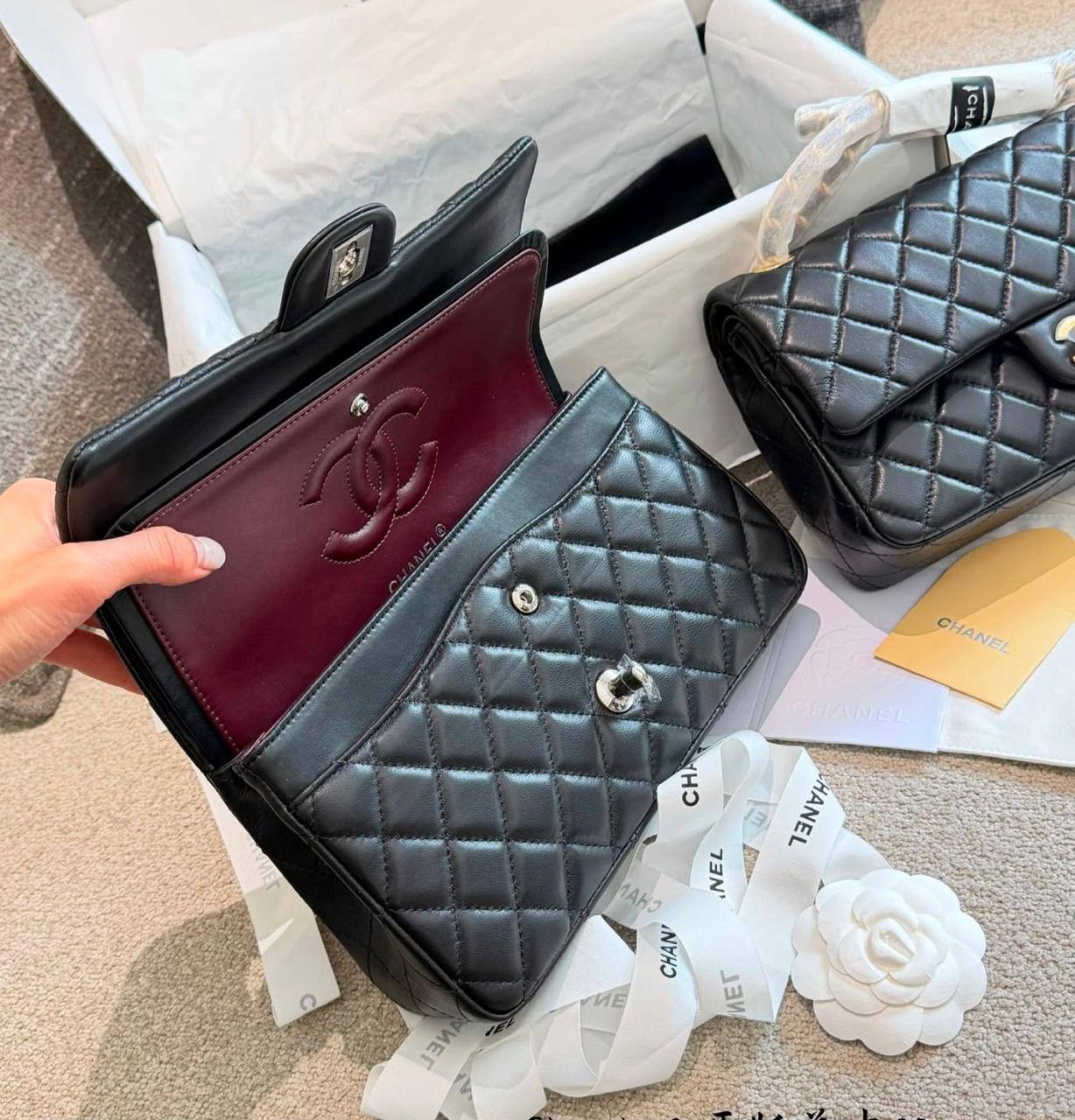 CHANEL NEW CAME HIGH QUALITY WITH FOLDING BOX 
130 dhs🇦🇪🇦🇪

Zain295
♥️♥️♥️