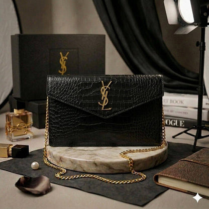 YSL  - Saint Laurent
Envelope Clutch HandBag
With BOX🎁
size:  17 cm
70 dhs✅
 
Zain239
♥️♥️♥️