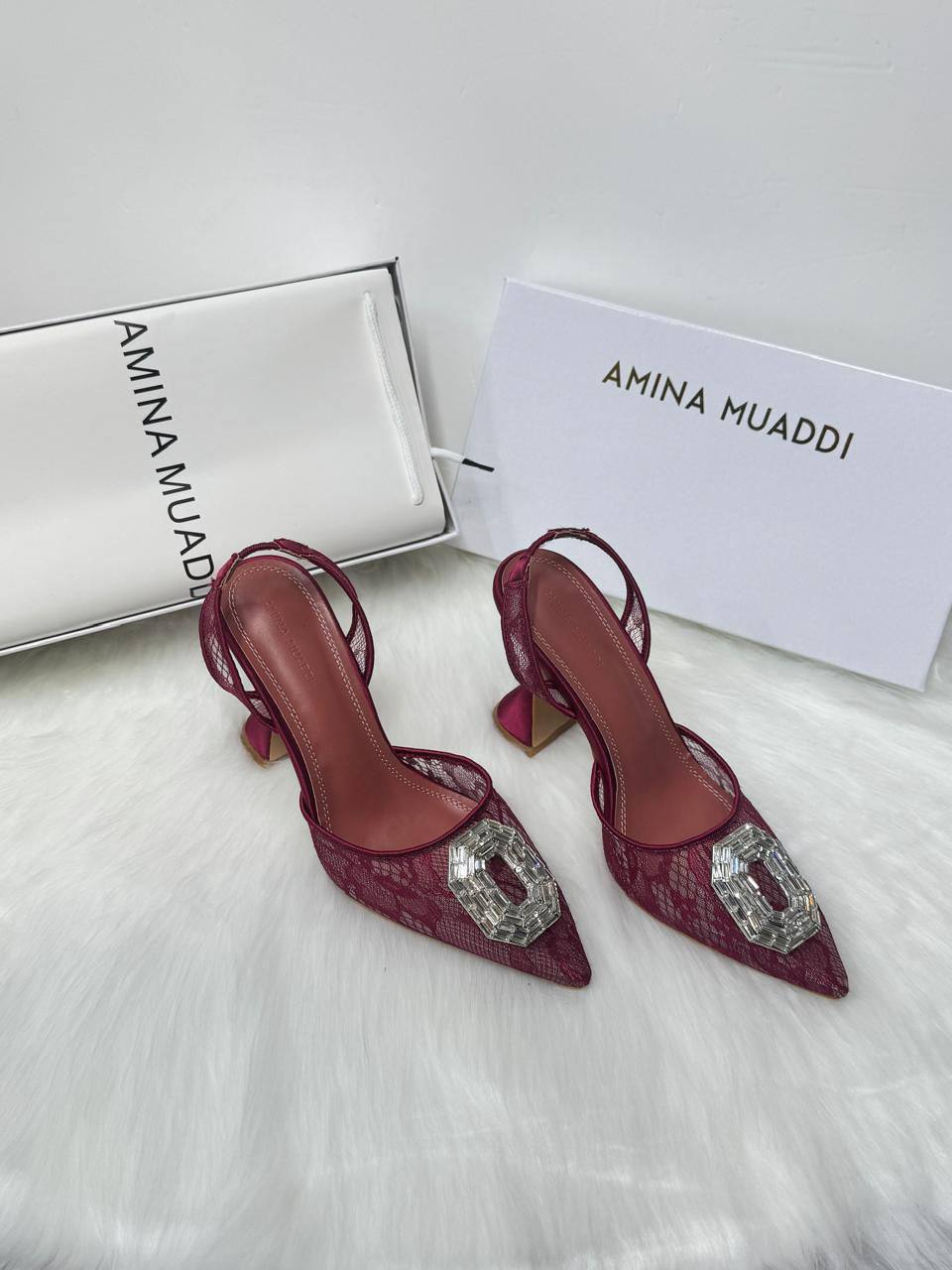 Amina Muaddi
💯high quality
Size 36-37-38-39-40-41

120 dhs💓

Zain86
♥️♥️♥️