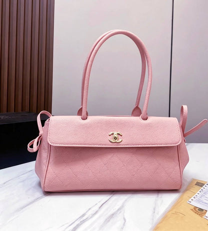 CHANEL 

NEW CAME 
MEDUIM SIZE 

GOOD QUALITY 
120 dhs🇦🇪🇦🇪

Zain39
♥️♥️♥️