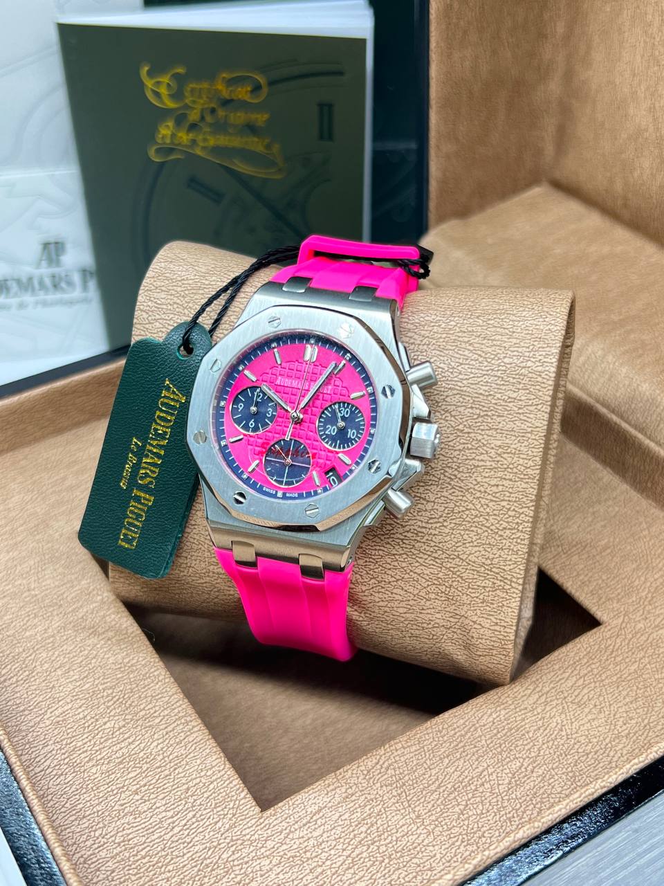 AUD
330 dhs🇦🇪🇦🇪  
36mm

Zain85
♥️♥️♥️