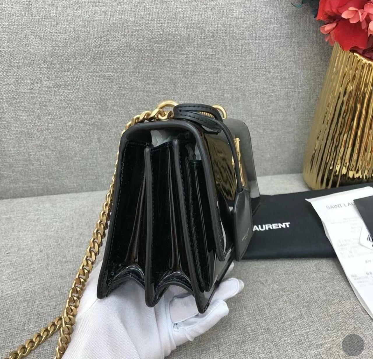 YSL NEW CAME GOOD QUALITY WITH BOX 
110 dhs🇦🇪🇦🇪

Zain295
♥️♥️♥️