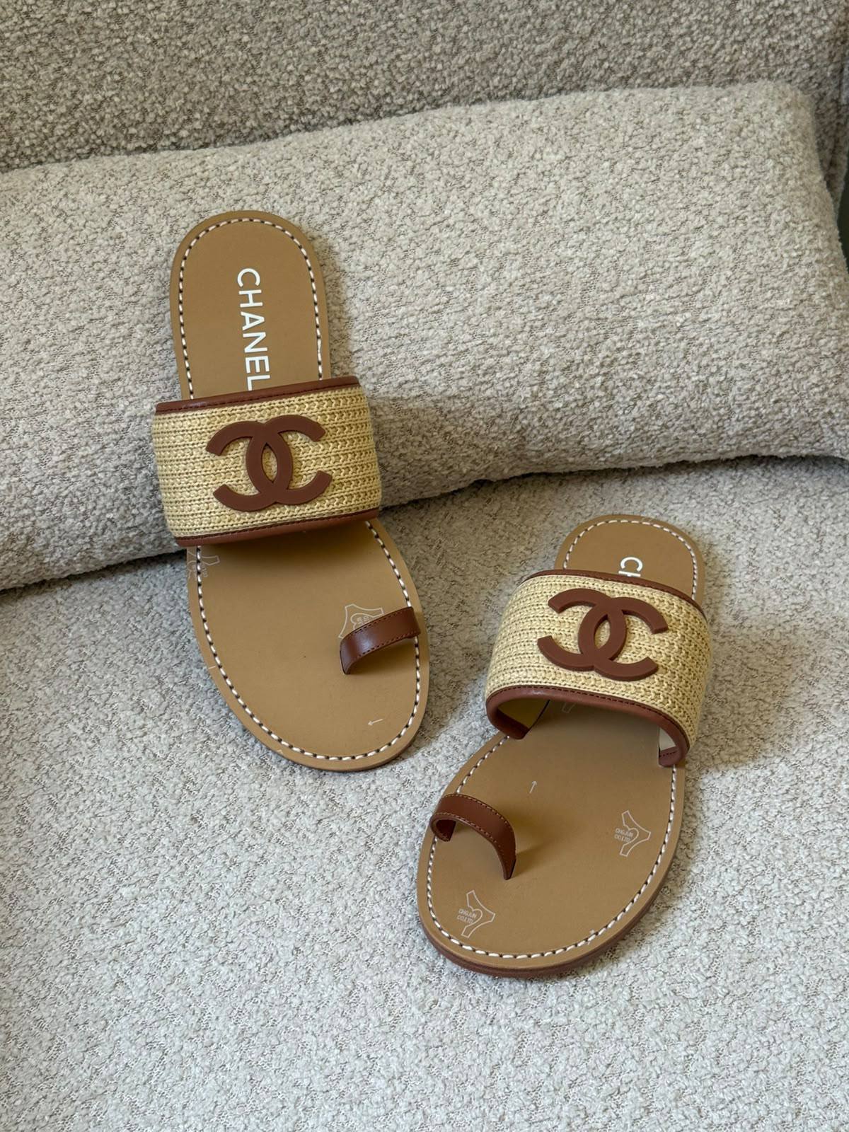 𝐀𝐯𝐚𝐢𝐥𝐚𝐛𝐥𝐞 𝐍𝐨𝐰

Chanel

𝐒𝐢𝐳𝐞𝐬: 𝟑𝟔 — 𝟒𝟏
500 dhs🇦🇪🇦🇪🇦🇪

Zain298
♥️♥️♥️