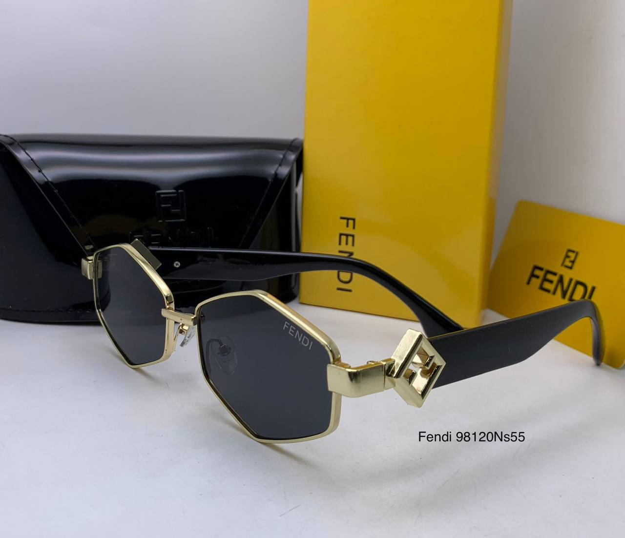 Fendi
70 dhs✅

Zain126
♥️♥️♥️