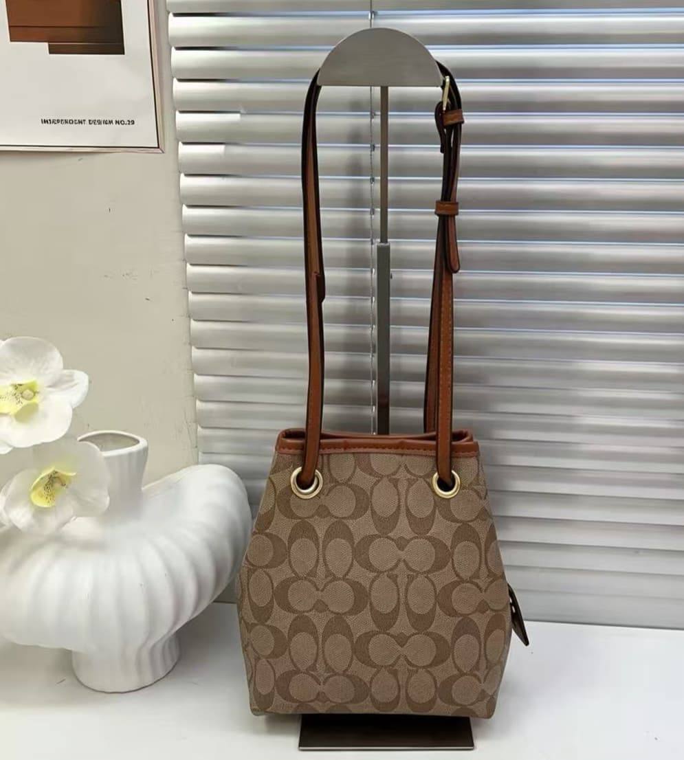Coach 

80 dhs🇦🇪🇦🇪

Zain232
♥️♥️♥️