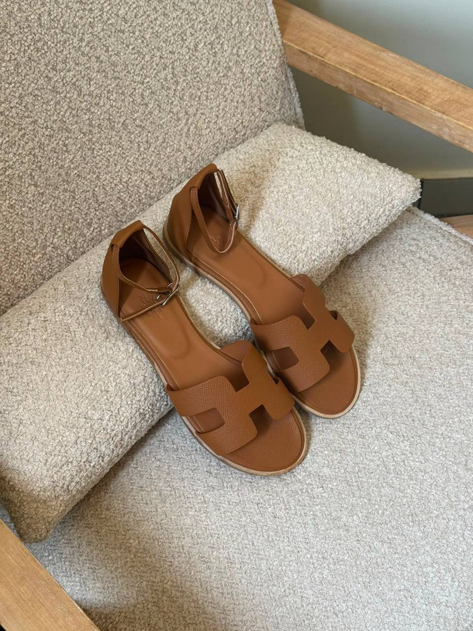 Hermes 🖤
✨ 𝐀𝐯𝐚𝐢𝐥𝐚𝐛𝐥𝐞 𝐍𝐨𝐰
✨ 𝐒𝐢𝐳𝐞𝐬: 𝟑𝟔 — 𝟒𝟏
450 dhs💓

Zain298
♥️♥️♥️