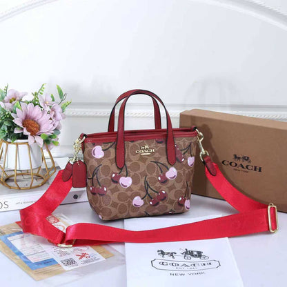 Coach
90 dhs✅ 

with box
🎁🎁🎁

Zain72
♥️♥️♥️