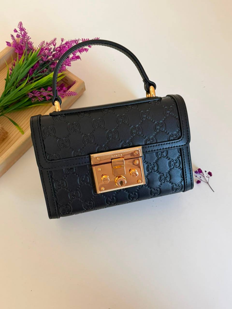 Gucci

230 dhs🇦🇪🇦🇪

Zain134
♥️♥️♥️
