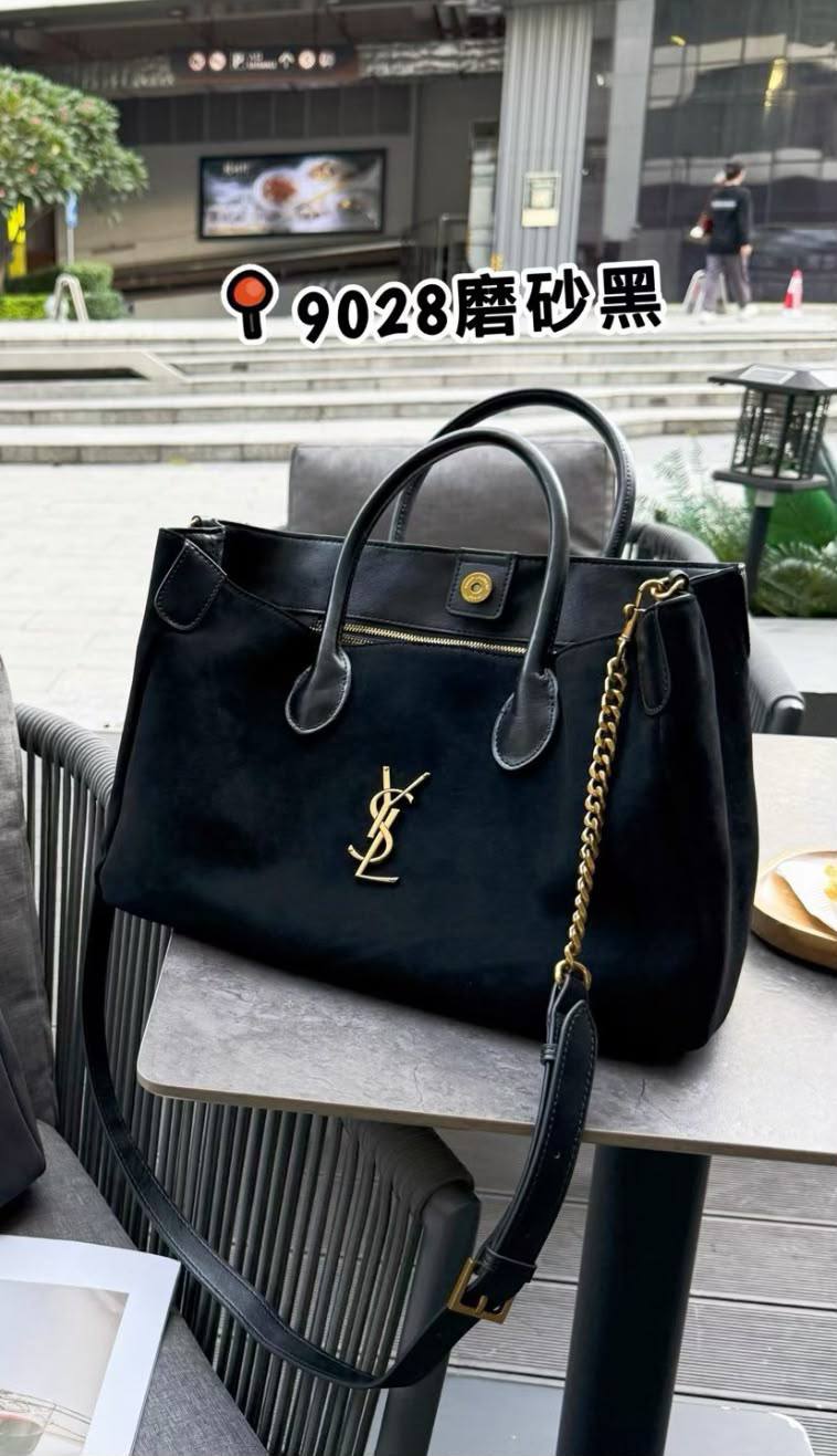 Ysl

330 dhs🇦🇪🇦🇪

Zain153
♥️♥️♥️