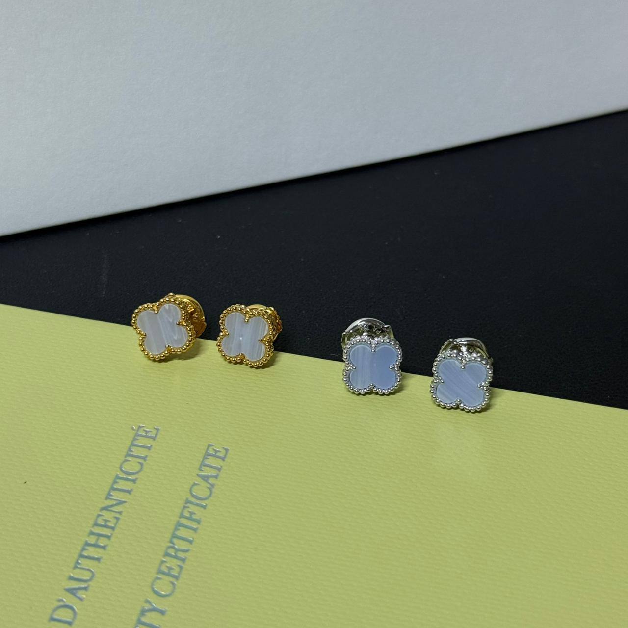 VCA 🦋*
Mini Earring🌸
Master quality 💯

With normal boxes 📦 
45 dhs🪙🌨️

With master box 🗃️ 
75 dhs🪙🌨️

Zain216
♥️♥️♥️