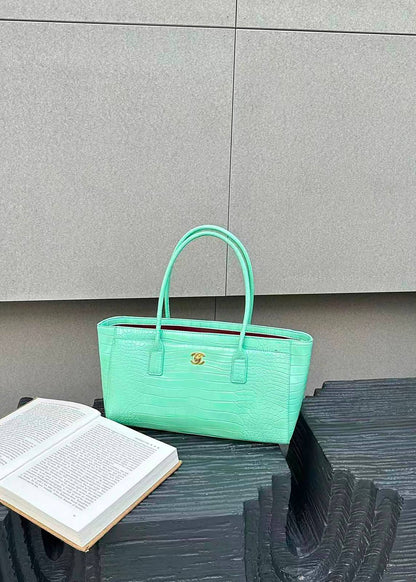Chanel

130 dhs🇦🇪🇦🇪

Zain143
♥️♥️♥️