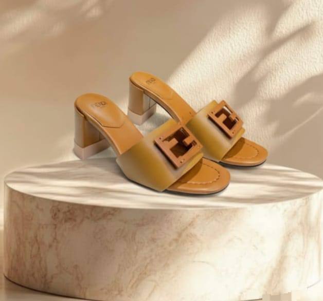 FENDI 
☘️ *SIZE  36  to 41 ☘️                                                                                                       
180 dhs❣️

Zain224
♥️♥️♥️