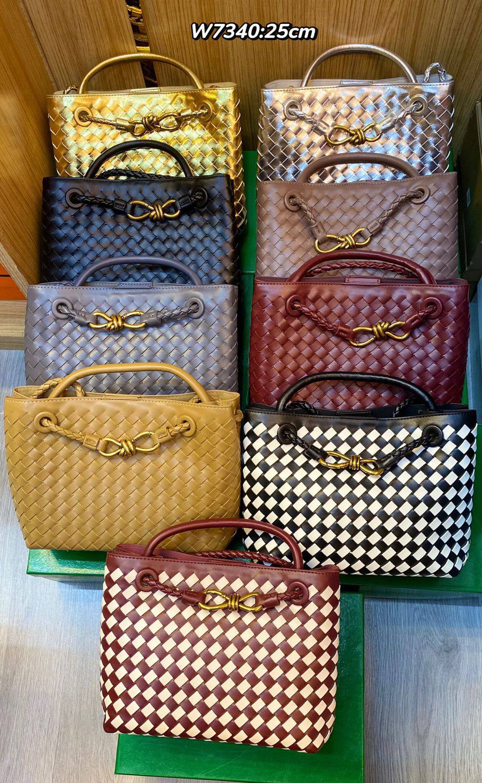 Bottega
good quality
120 dhs❣️

Zain107
♥️♥️♥️