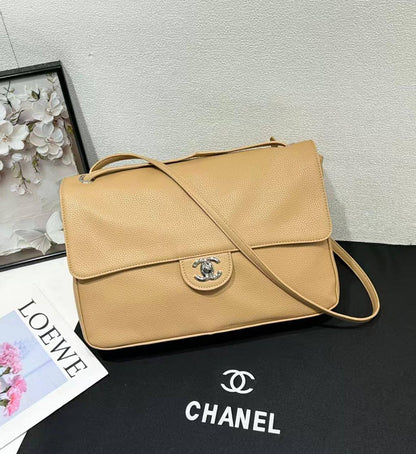 CHANEL 
COPY ONE
32cm 
220 dhs🇦🇪🇦🇪

Zain295
♥️♥️♥️