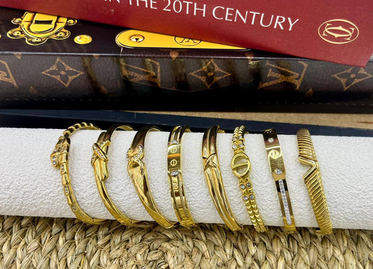 BANGLE’S
New Arrival 🍃
20 dhs🪙🌨️

Zain263
♥️♥️♥️