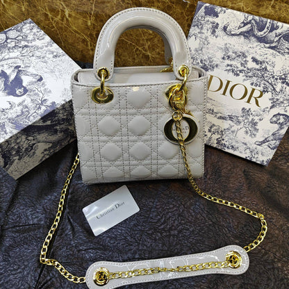 Dior 

Withbox

115 dhs🇦🇪🇦🇪

Zain325
♥️♥️♥️