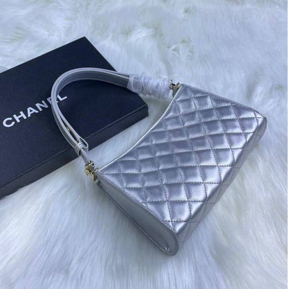 Chanel
95 dhs✅ 

with box
🎁🎁🎁

Zain72
♥️♥️♥️