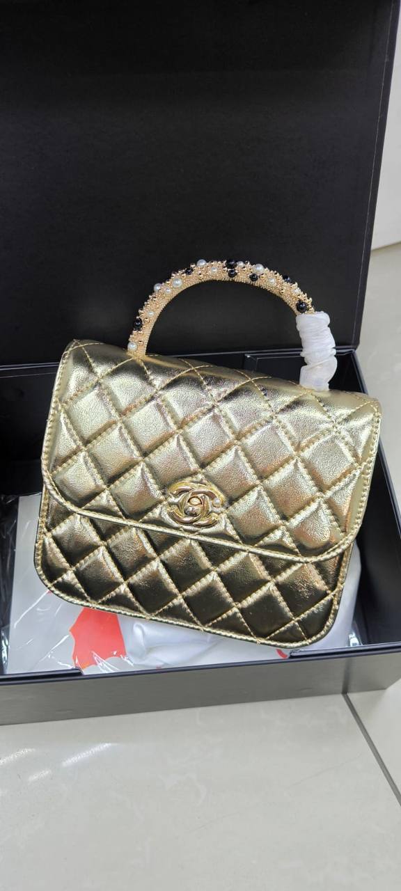 Chanel
115 dhs✅

with box
🎁🎁🎁

Zain203
♥️♥️♥️