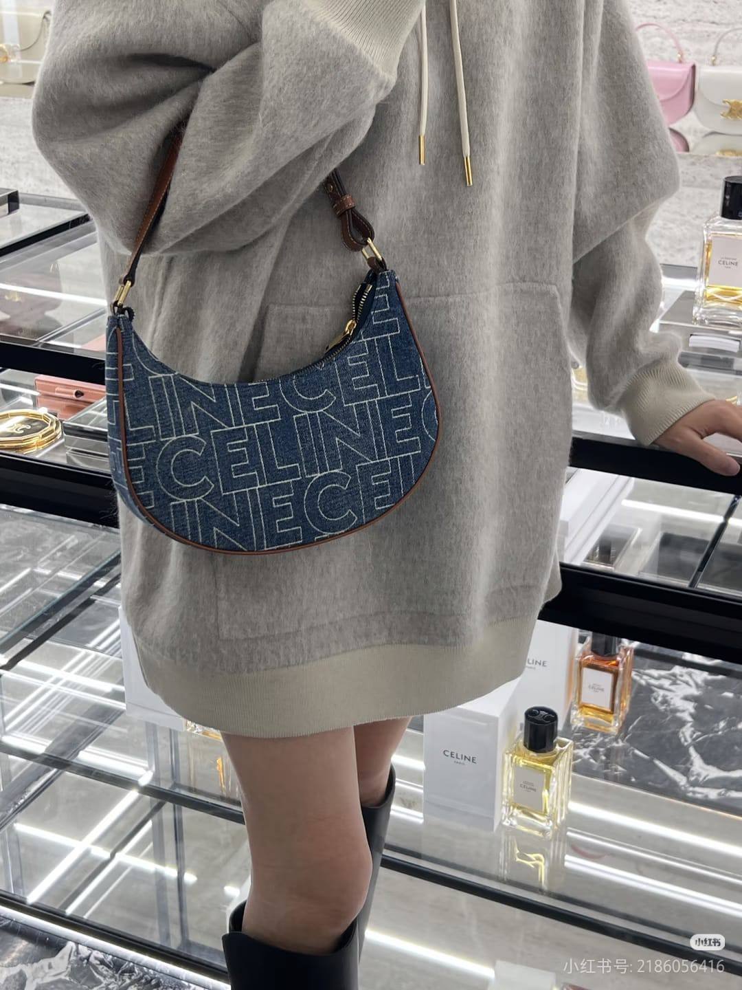 Mixed brands (bags)
Dior
Balenciaga
Lv
Valentino
Chanel
Gucci
Celine
Baguette
Miu Miu

120 dhs🇦🇪🇦🇪

Zain10
♥️♥️♥️