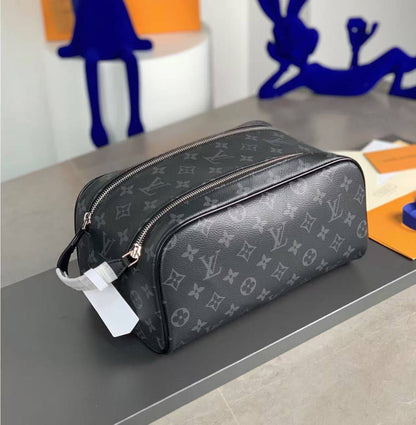 LV Toilettery Bag

Super Master
175 dhs🇦🇪🇦🇪🇦🇪

Zain33
♥️♥️♥️