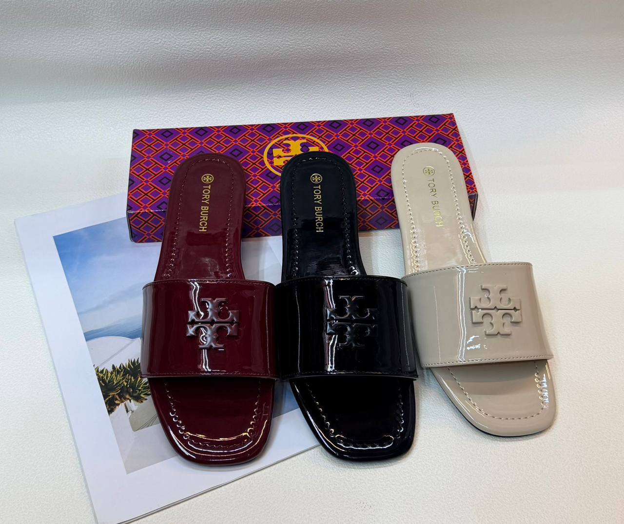Slippers
Size 36-41
65 dhs✅

Zain236
♥️♥️♥️