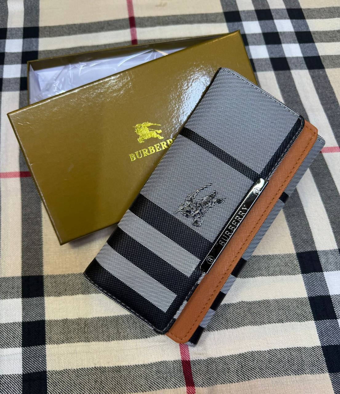 Wallets

With box
🎁🎁🎁

30 dhs🪙🖤

Limit Stock

Zain93
♥️♥️♥️