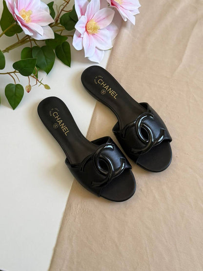 Chanel 🖤
✨ 𝐍𝐞𝐰 𝐂𝐨𝐥𝐥𝐞𝐜𝐭𝐢𝐨𝐧
✨ 𝐒𝐮𝐩𝐞𝐫 𝐌𝐚𝐬𝐭𝐞𝐫 𝐐𝐮𝐚𝐥𝐢𝐭𝐲
✨ 𝐀𝐯𝐚𝐢𝐥𝐚𝐛𝐥𝐞 𝐍𝐨𝐰
✨ 𝐒𝐢𝐳𝐞𝐬: 𝟑𝟔 — 𝟒𝟏
450 dhs✅

Zain298
♥️♥️♥️