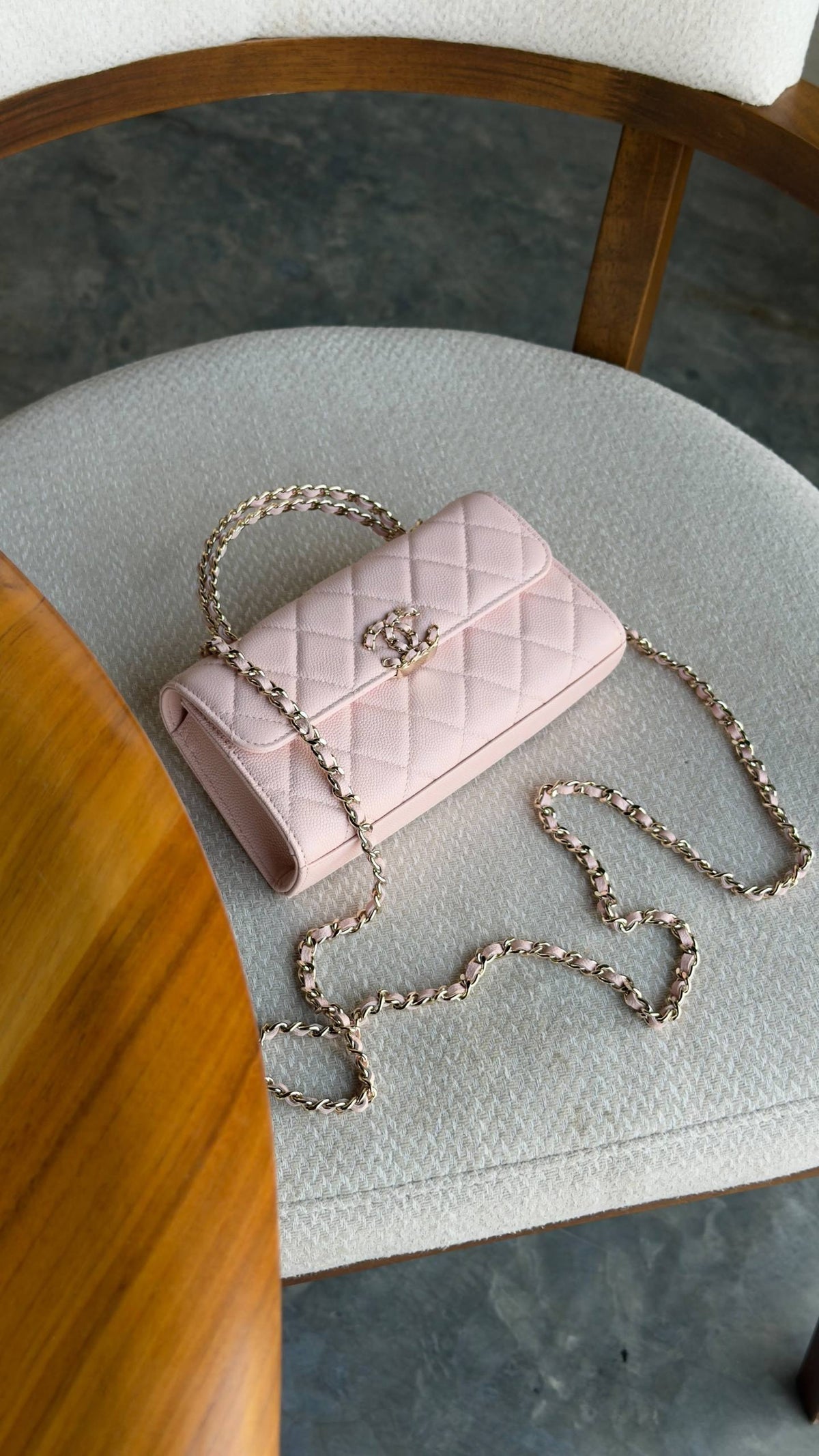 New collection ⚜️
CHANEL 💚
VIP quality 💎
Chanel flap top handle ✨
Size : 19 cm
For Price 👇 WhatsApp✅
0568585901 
0507557372
0552275751 Owner Zain 👌

Zain336
♥️♥️♥️