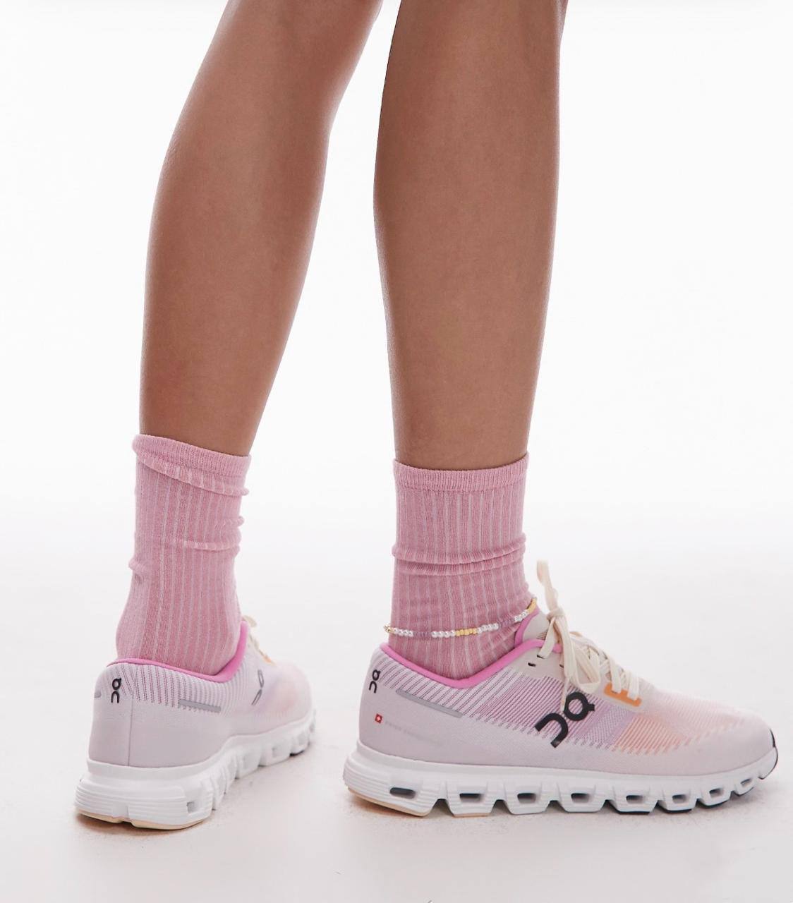 On Running Cloud 6 Push Tangerine Raspberry，
Size 36-45 ，
220 dhs💓

Zain18
♥️♥️♥️