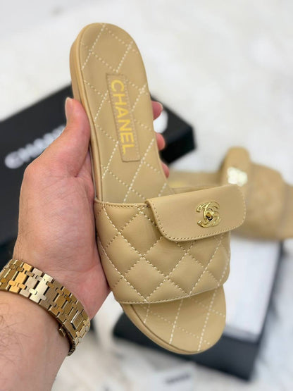 😍  CHANEL 😍
💎 _*VIP QUALITY*_ 💎
✨ Size 37 To 41 ✨
450 dhs💛

Zain292
♥️♥️♥️