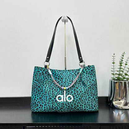 Alo new design  🌹🌹🌹

75 dhs🪙🌨️

Zain253
♥️♥️♥️