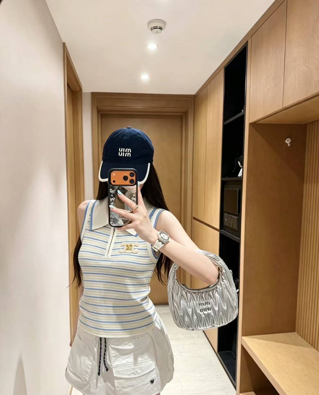 CELINE
*Super Master quality*
*Sizes:S M L XL*

280 dhs✅

Zain308
♥️♥️♥️
