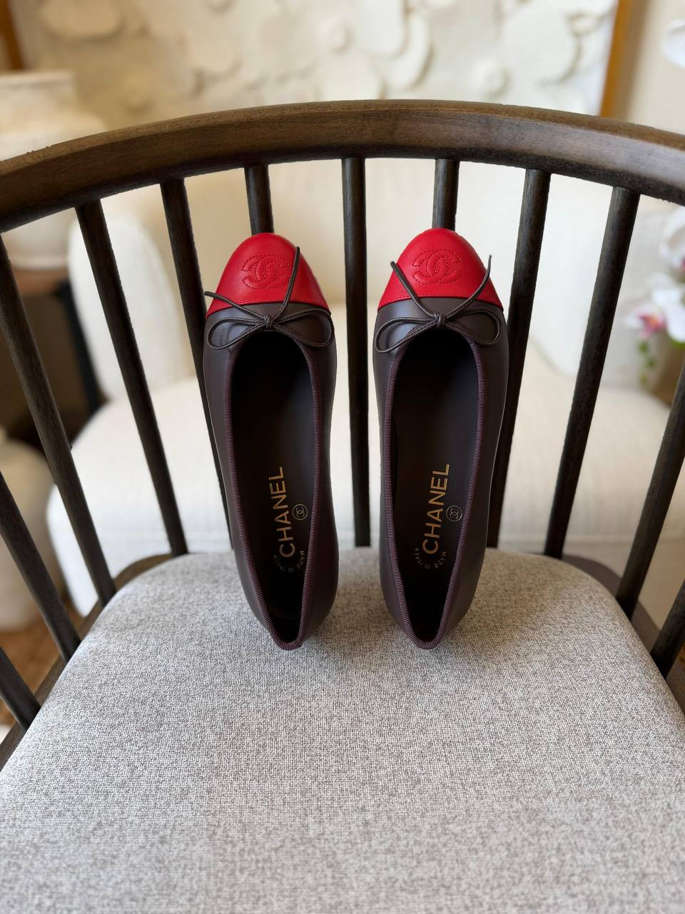 Chanel
𝑨𝑨𝑨 𝑸𝒖𝒂𝒍𝒊𝒕𝒚
𝑺𝒊𝒛𝒆 𝟑6 𝒕𝒐 𝟒2 
450 dhs✅

Zain81
♥️♥️♥️