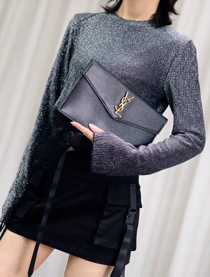 YSL 
COPY ONE 
WITH BOX 
190 dhs🇦🇪🇦🇪

Zain295
♥️♥️♥️