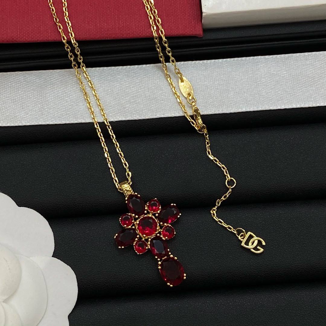 D&G

 Necklace 💥 Earring 🦋 Master quality 💯 With normal boxes 🗃️

105 dhs🇦🇪🇦🇪🇦🇪

Zain216
♥️♥️♥️