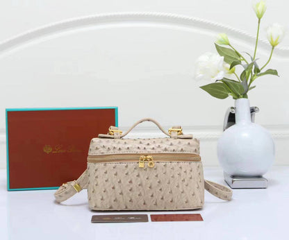 Loro Piana
85 dhs🪙💕

with box
🎁🎁🎁

Zain90
♥️♥️♥️