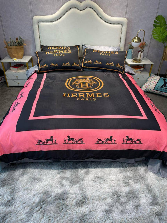 Bed cover 
4 in 1
200*230 cm
140 dhs🪙🌨️

Zain17
♥️♥️♥️