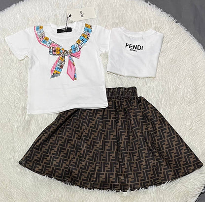 Fendi
1-12y 
140 dhs✅

Zain151
♥️♥️♥️