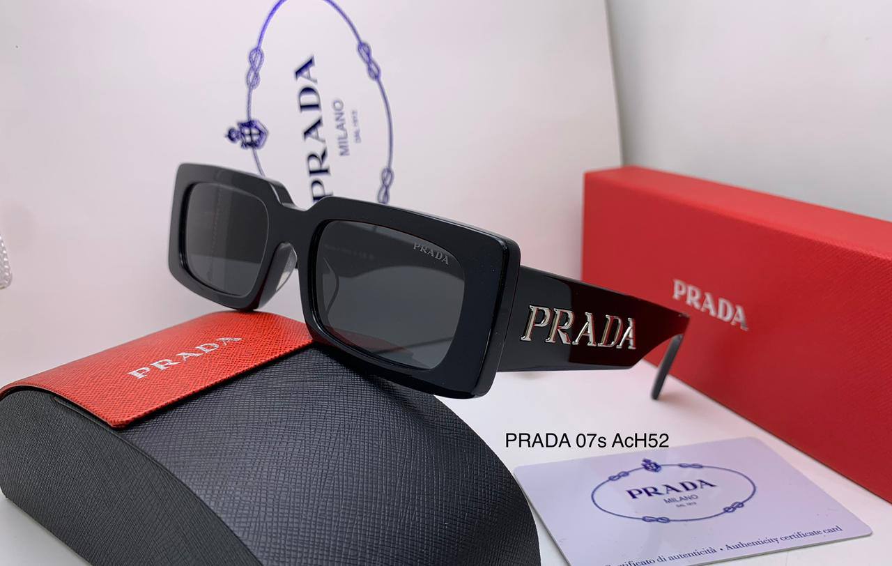 Prada
Super master quality 
190 dhs💓

Zain126
♥️♥️♥️