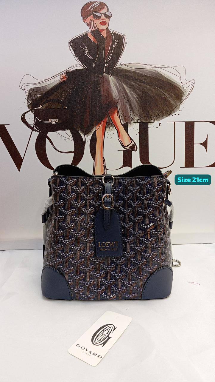 Goyard
Best quality
With box’s
🎁🎁🎁

105 dhs🪙🌨️
size 21cm

Zain158
♥️♥️♥️