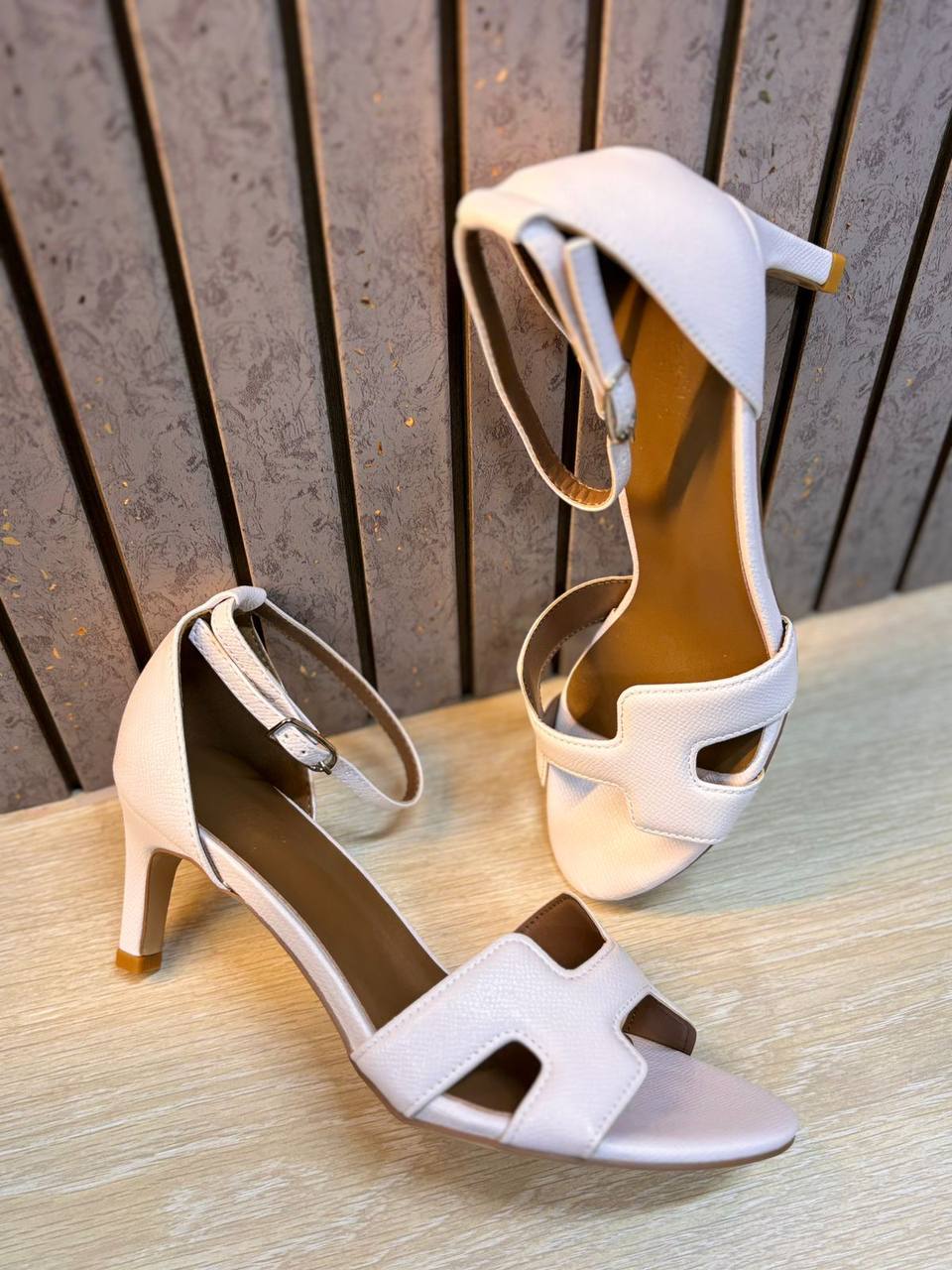 Hermes 
110 dhs✅
Size 36-42

Zain55
♥️♥️♥️